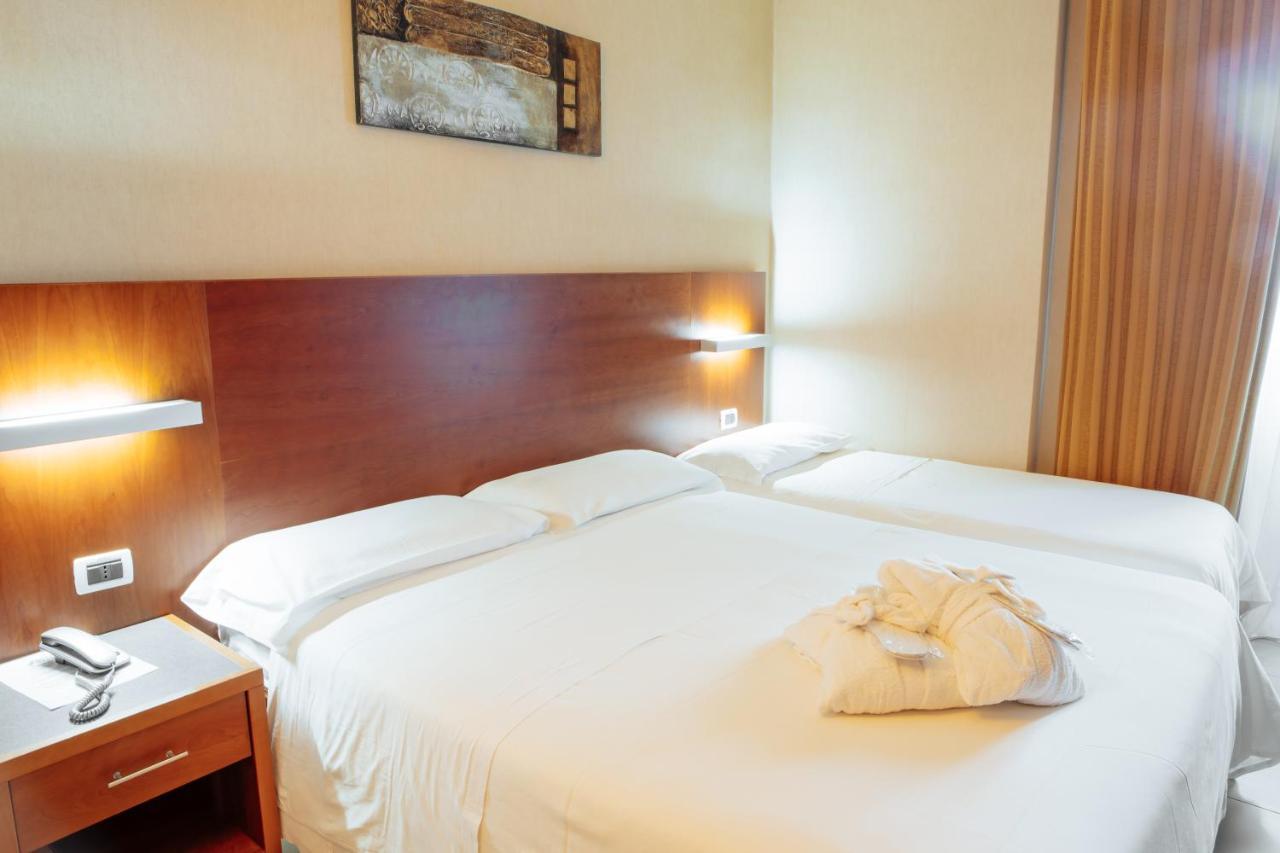 Hotel Amico Чита' Сант'Анджело Екстериор снимка