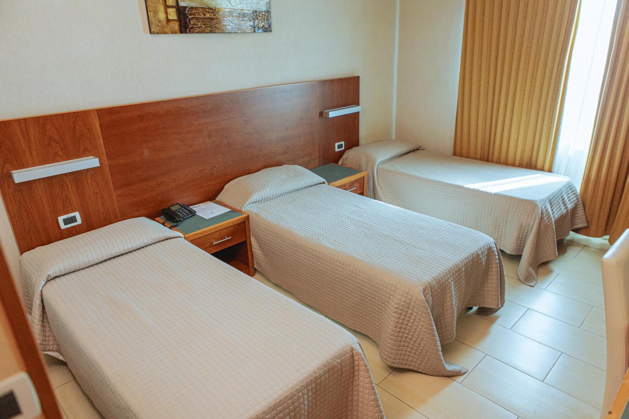 Hotel Amico Чита' Сант'Анджело Екстериор снимка